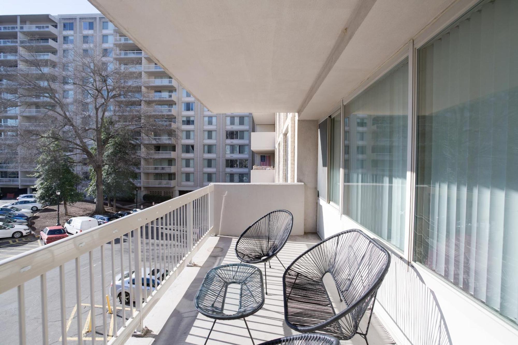 Spacious 2 Bedrooms Apt @Crystal City With Gym Arlington Exterior foto