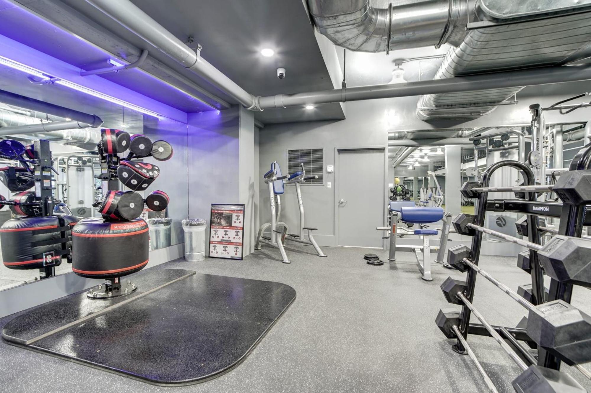 Spacious 2 Bedrooms Apt @Crystal City With Gym Arlington Exterior foto
