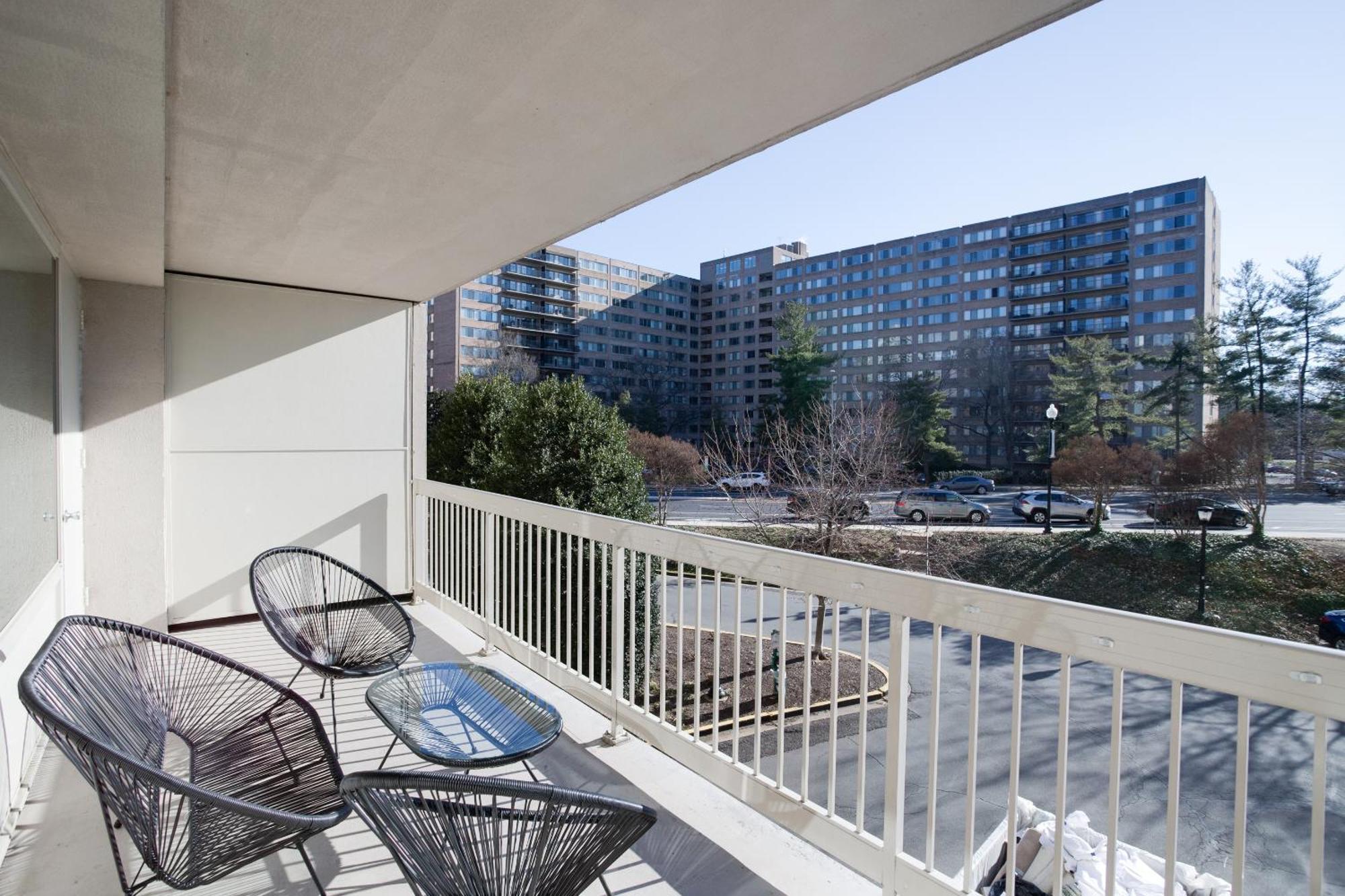 Spacious 2 Bedrooms Apt @Crystal City With Gym Arlington Exterior foto